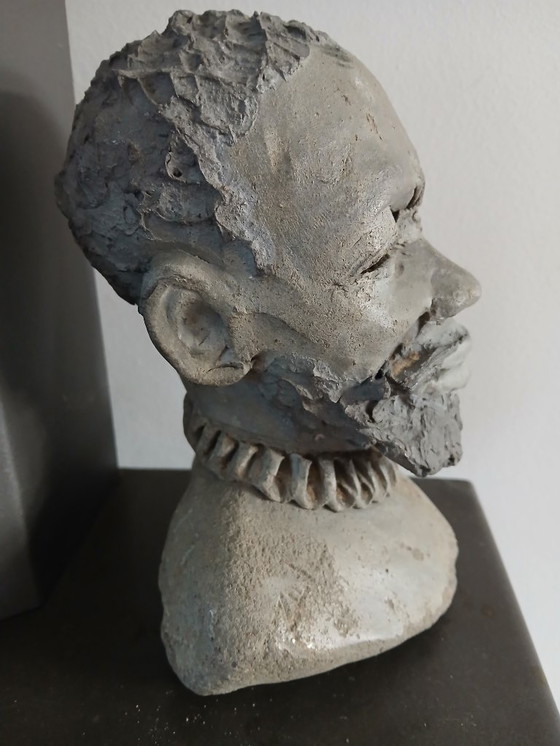 Image 1 of Escultura busto de arcilla