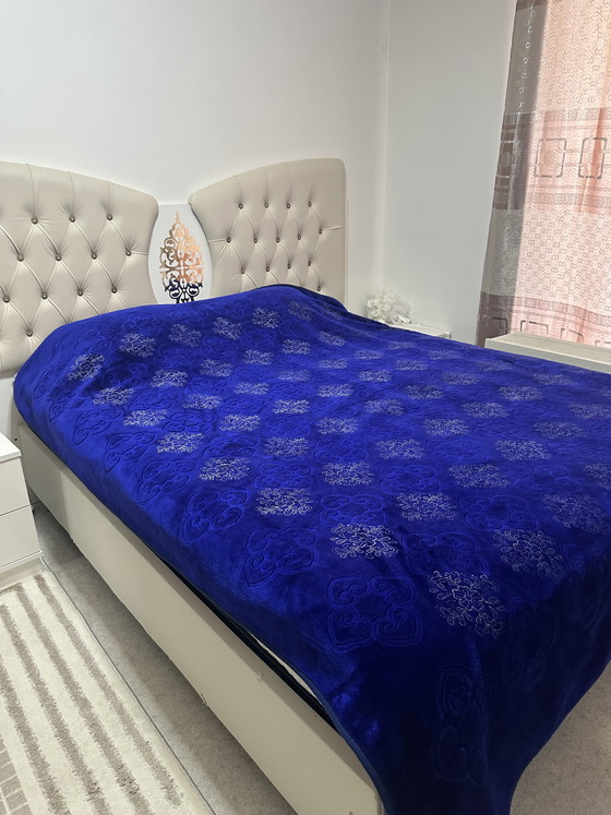 Image 1 of Complete slaapkamer voor te koop volledig met gordijnen en tapijt. € 500.