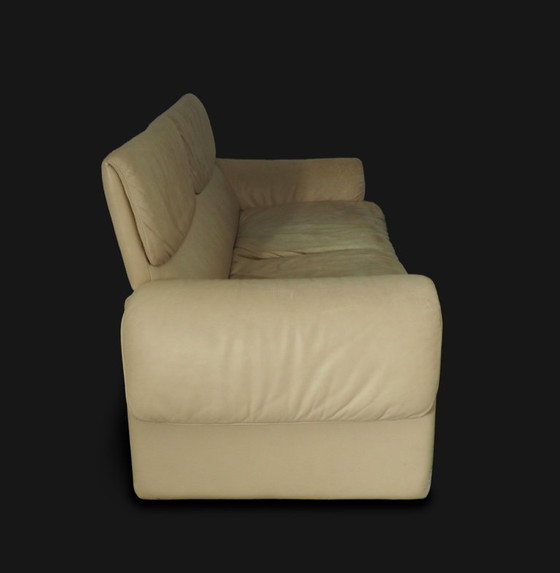 Image 1 of De Sede DS-2011 crèmekleurige leren bank