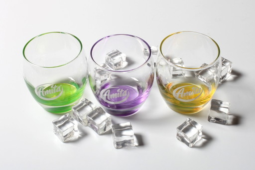 Juego de 3 vasos de zumo Amita vintage de colores / Grecia / década de 2000 – glazen karaffen, Glass (photo 2 of 5)