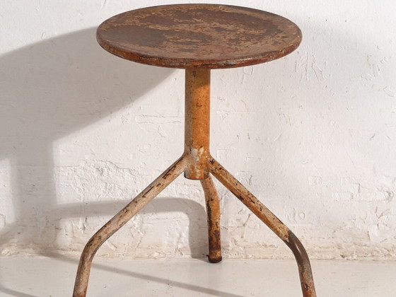 Industrial style metal stool (c.1950) #4 – Iron, Industrieel (photo 2 of 30)