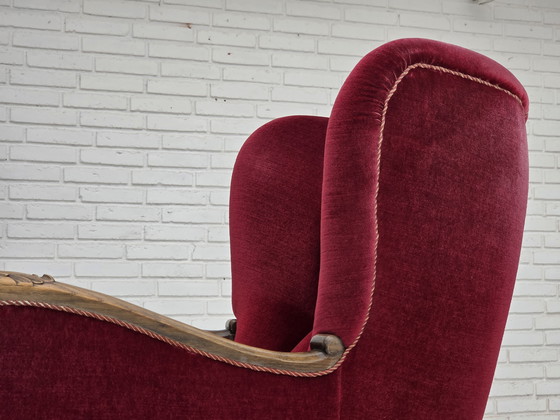 Image 1 of Chaise relax danoise des années 1960, velours de meuble rouge cerise, bois de chêne