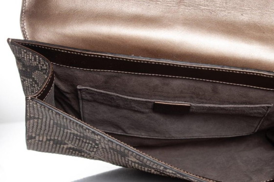 Image 1 of Gucci Clutch aus Pythonleder mit Metallklappe