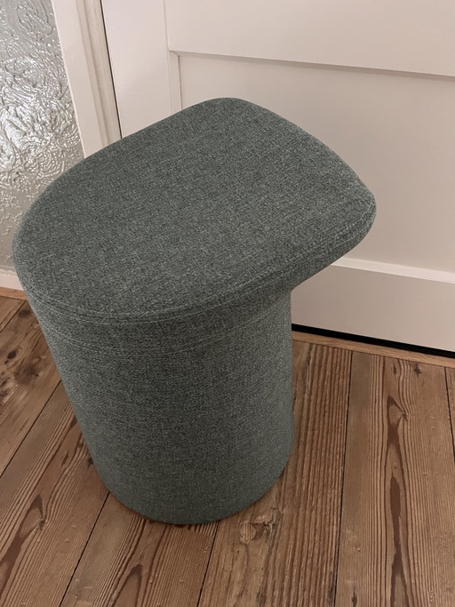 Artifort Lilac Pouf – hockers en poefs, Leather, Textile (photo 2 of 11)