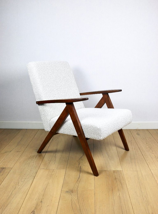 Poltrona vintage B-310 VAR strutturale boucle bianco anni '70 - legno marrone