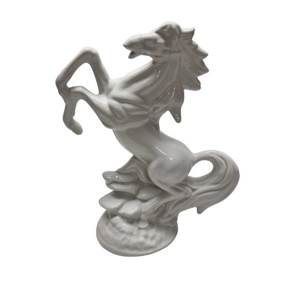 Image 1 of Cavallo rampante in ceramica d'epoca