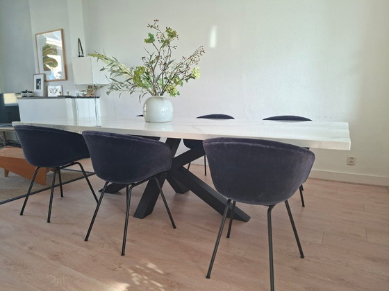 Image 1 of Mesa de comedor de cerámica Marble-Look 280cm x 130cm x 79cm como nuevo