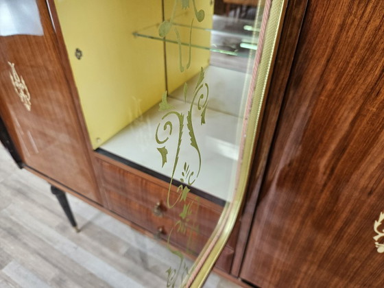 Image 1 of Vetrina in mogano della metà del 1960 con piano in vetro