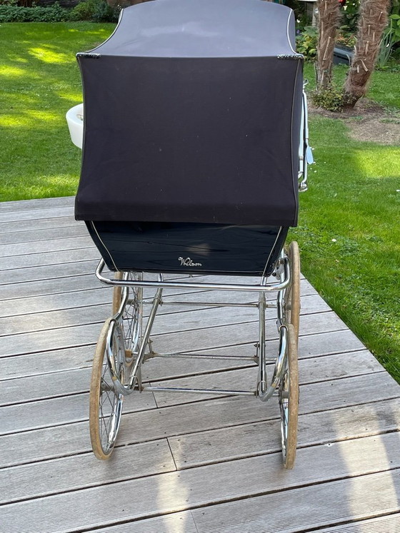 Image 1 of Luxurious Silver Cross Wilson brand pram