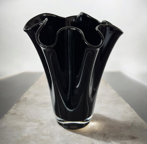 Murano glazen vaas zwart vintage jaren 70 zakdoek vaas 