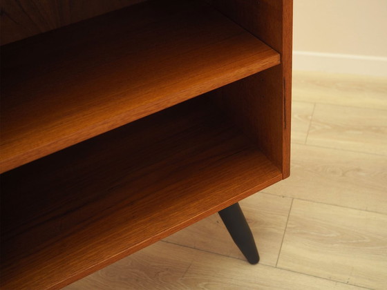 Estantería danesa chapada en teca con patas angulares, década de 1960. – Librerías, Wood (photo 10 of 12)