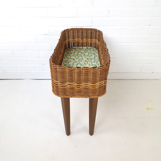 Image 1 of Fioriera vintage anni '60-'70 in legno e rattan, design danese.