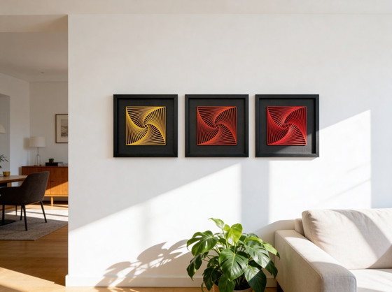 Image 1 of 3D-gedrucktes geometrisches Spiralkunstwerk – Seiden-PLA auf Leinwand – Gerahmte, limitierte Auflage (2026)