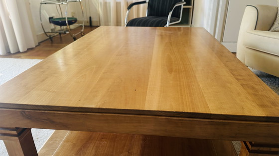 Image 1 of Salontafel kersenhout naar model van Frank Lloyd Wright