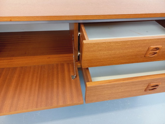 Image 1 of Piccola credenza vintage scandinava in teak degli anni '60.