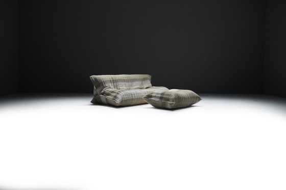Image 1 of Prachtige YOKO + poef in nieuwe Jacquard wollen stof - Michel Ducaroy - Ligne Roset