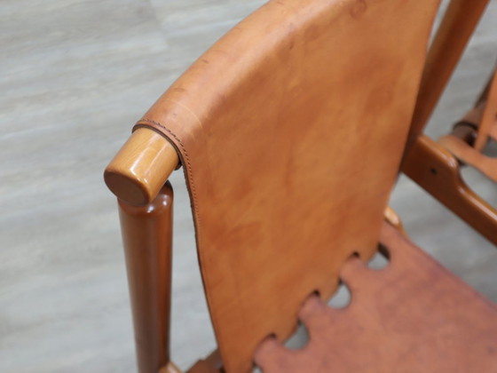 Image 1 of Juego de 4 sillas Ilmari Tapiovaara para La Permanente, de nogal y cuero, de la década de 1960.