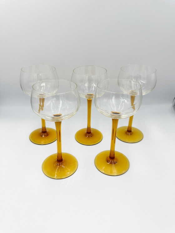 Image 1 of 5 x mouth-blown wine glasses amber 50s