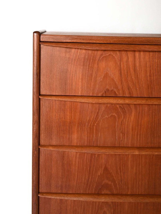 Image 1 of Vintage Scandinavische ladekast met gebeeldhouwde lipgrepen