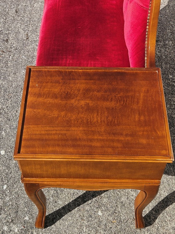 Image 1 of Vintage Franse telefoonbank - Rode fluwelen loveseat - Roddelbank - Stijl Louis XV - jaren 70