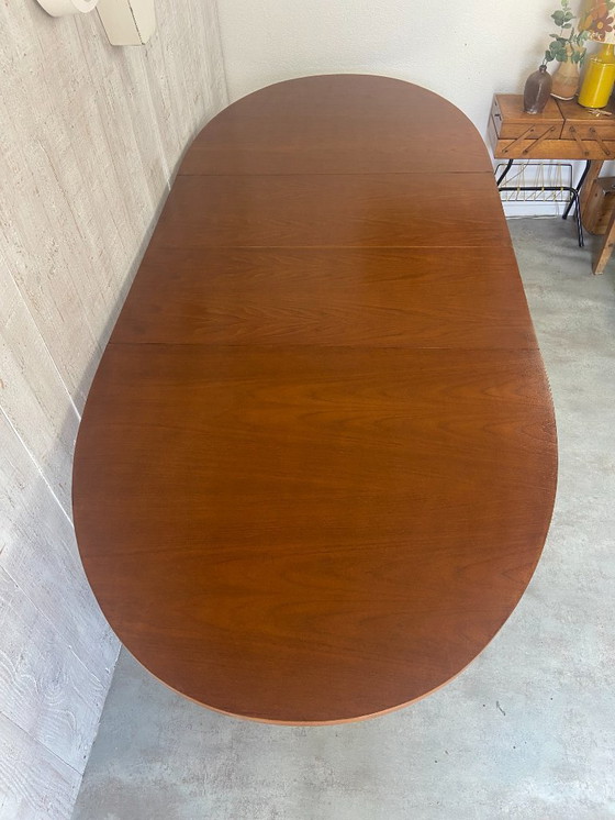 Image 1 of Extendable oval table 240cm (160cm)x 100cm
