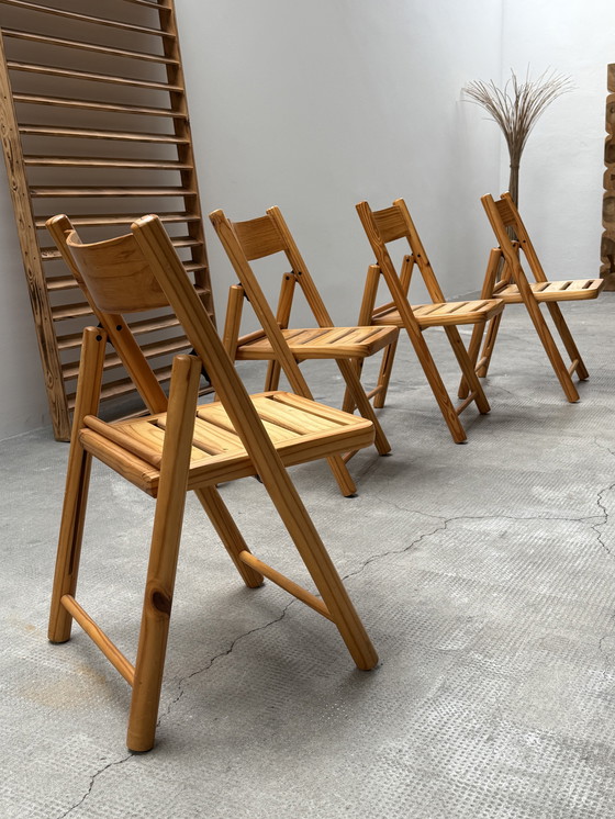 Image 1 of 4 sedie pieghevoli in legno di pino massello, stile Rainer Daumiller, Danimarca, anni '70