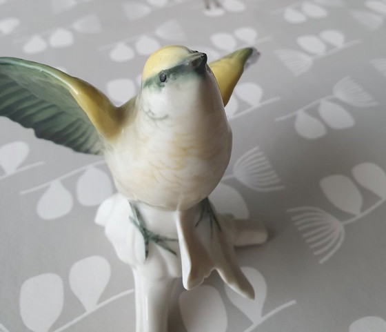 Image 1 of Oiseau en porcelaine de Karl Ens - mésange charbonnière - années 1920 - état impeccable