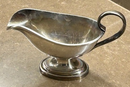 Antike, stark versilberte Sauciere