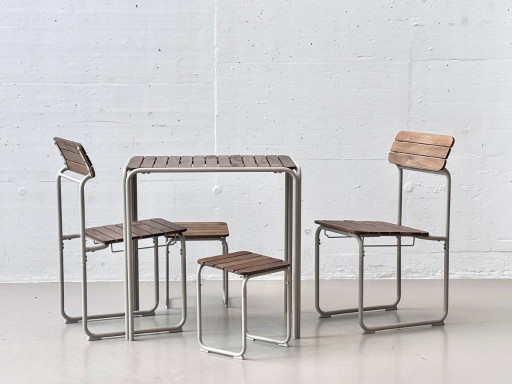 IKEA FURUÖN tuinset met tafel, 2 stoelen en 2 krukjes, gemaakt van acaciahout.