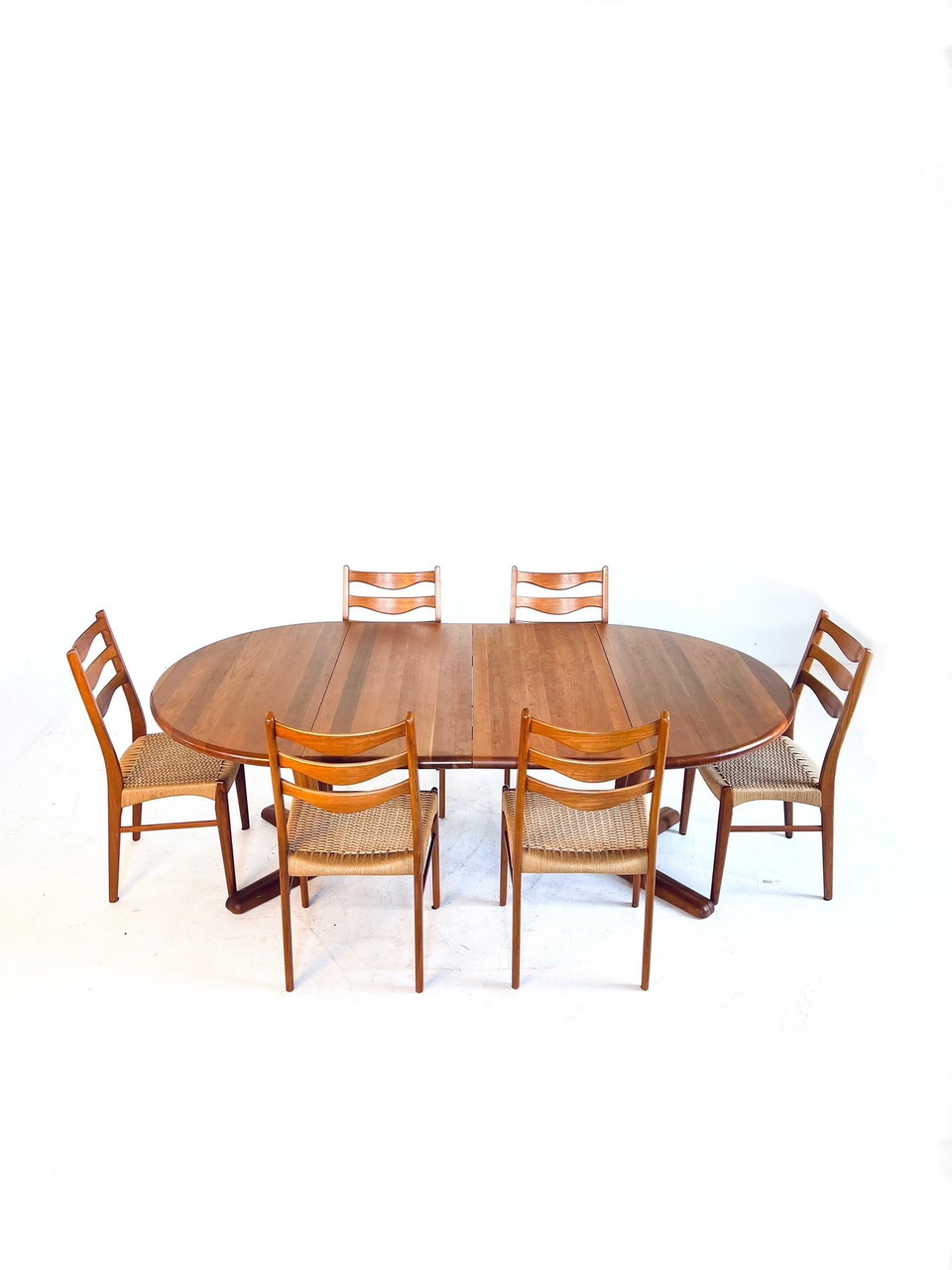 Vintage XL Extendable Dining Table, Dyrlund '70 €1,425 Whoppah