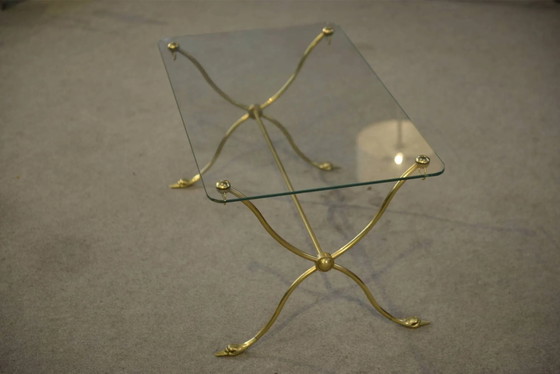 Table basse néoclassique attribuée à Maison Jansen, pieds col de cygne, années 1940. – Tables basses, Verre (photo 9 of 11)