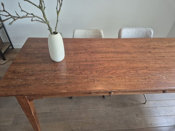 Image 1 of Handgemaakte vintage tafel van oude kaasplanken