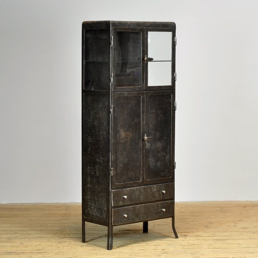 Antike industrielle Metallvitrine, circa 1920