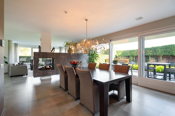 Image 1 of Chandelier inlaid with silver leaf (Leclercq & Bouwman) in