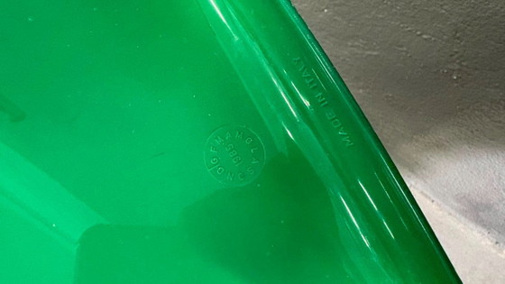 Image 1 of Een paar groene plastic conferentiestoelen in mid-century modern stijl, met chromen frame, jaren 1985, Italië