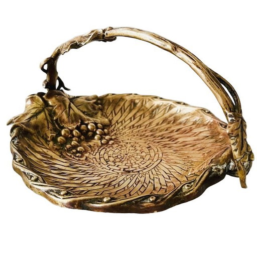 Bol ancien en laiton de style Art nouveau, orné de feuilles de vigne tressées, années 1900