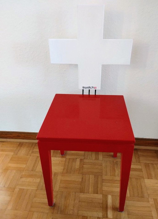 Chaise en croix suisse de Reto Kaufmann
