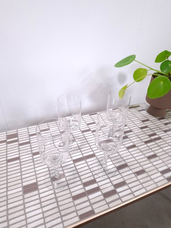 Image 1 of Set di bicchieri da vino con linee incise