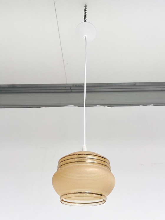Mat met goudkleurige vintage plafondlamp 18 cm, 1960's – Hanglampen, Plastic, Glass (photo 6 of 7)