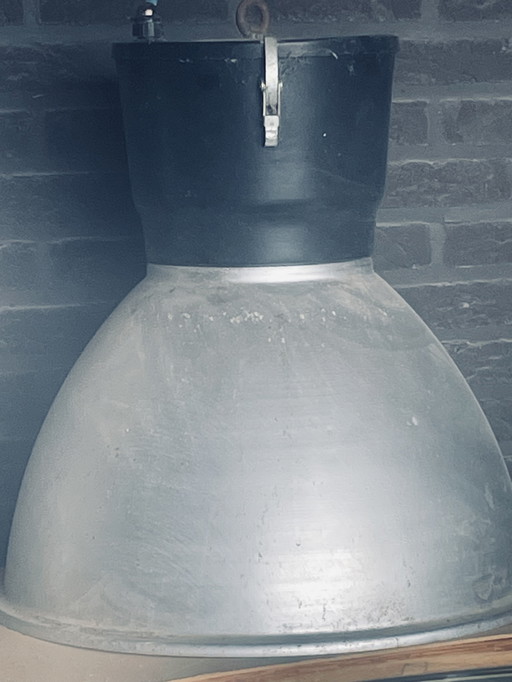 Lampe suspendue industrielle