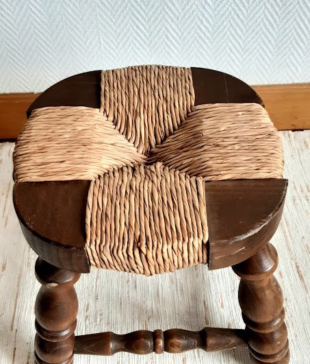 Image 1 of 2x Taburetes bajos de madera y paja estilo 1950 Dudouyt