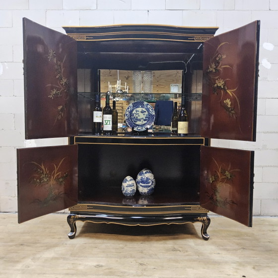 Image 1 of Mueble chino antiguo con pan de oro, flores y pájaros (mueble bar) estilo bohemio/oriental