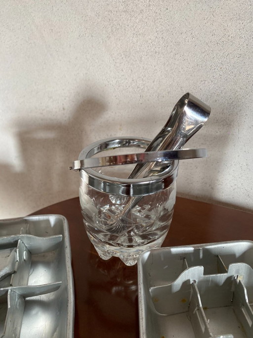 Vintage Mid-Century Barware Ice Set (1950's/1960's) – 2 Aluminum Ice Trays & 2 Glass Ice Buckets (photo 2 of 11)