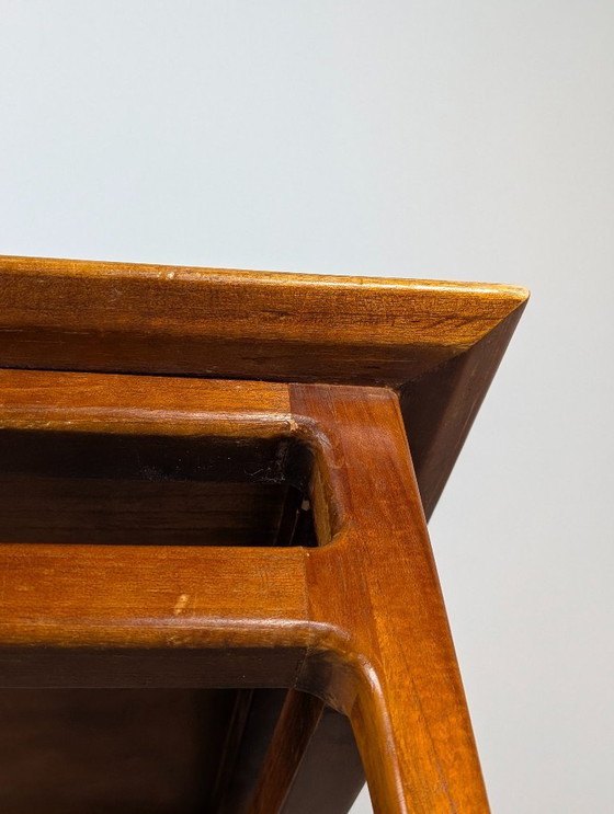 Image 1 of Skandinavischer moderner großer dänischer Teak-Couchtisch aus den 1950er Jahren