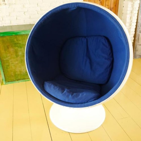 Image 1 of vintage Ball Chair
