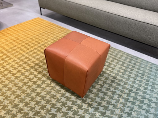 Eyye Kub 42 pouf Cera cuir cognac