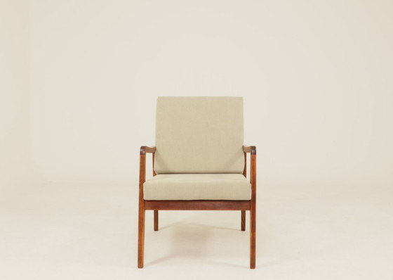 Image 1 of Poltrona vintage in velluto a coste color oliva con struttura in legno, design moderno di metà secolo, 1970