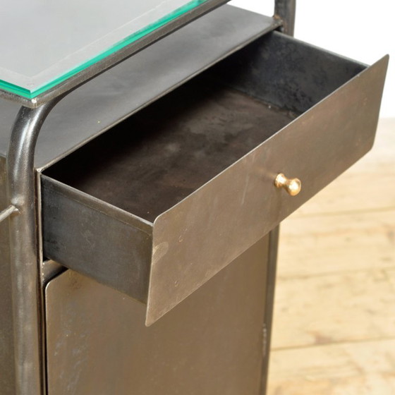 Image 1 of Set Bauhaus nachtkastjes van ijzer en glas, jaren 1920
