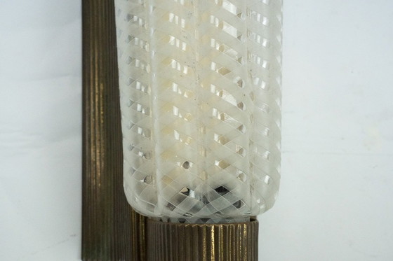 Image 1 of Grande applique simple Art Déco en laiton et plexiglas. Italie, années 1930