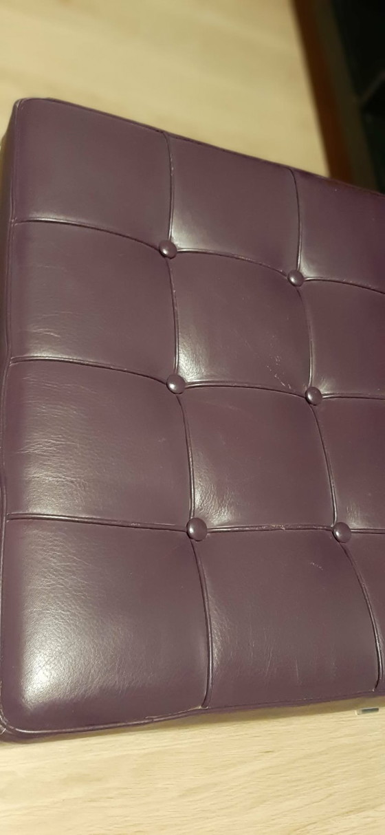 Image 1 of Pouf style Barcelone, marque Alivar, similicuir, piètement en X en métal